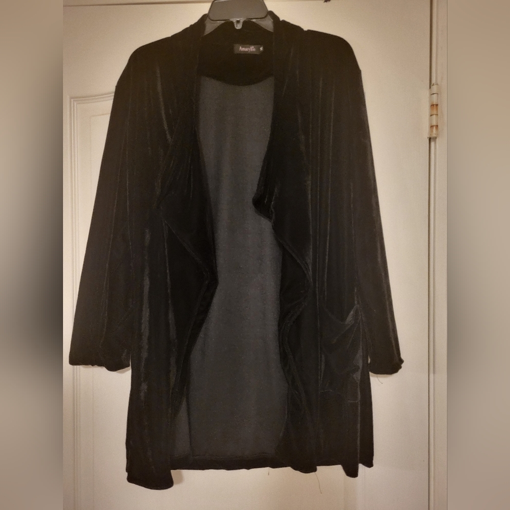 Velvet jacket. Black. Size Medium